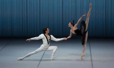 9you娱乐-激情演绎，每一刻都是华丽的表演