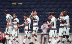 九游娱乐官方网站-包含美洲联盟卫冕战激烈启幕，各路球队实力展示的词条