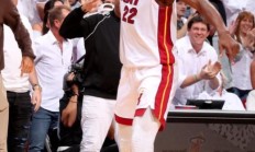 九游VIP-热火队后卫吉米·巴特勒发表感言赞扬助教团队的简单介绍