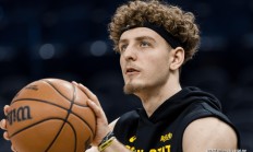 九游娱乐入口-关于森林狼主帅：球队年轻球员需加紧训练提高实力的信息