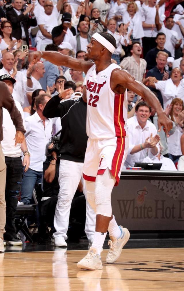 热火队后卫吉米·巴特勒发表感言赞扬助教团队的简单介绍