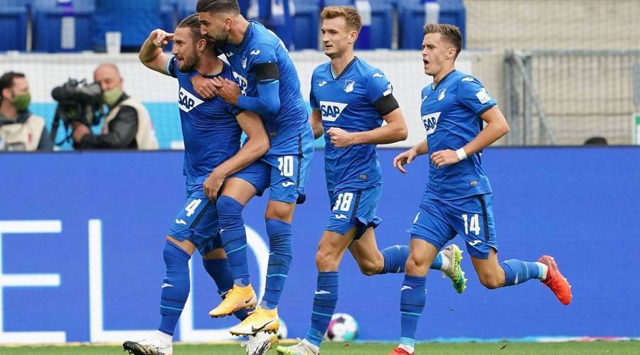 沃尔夫斯堡队员联手建功,战胜对手跻身前八的简单介绍 沃尔夫斯堡队员联手建功,战胜对手跻身前八的简单介绍