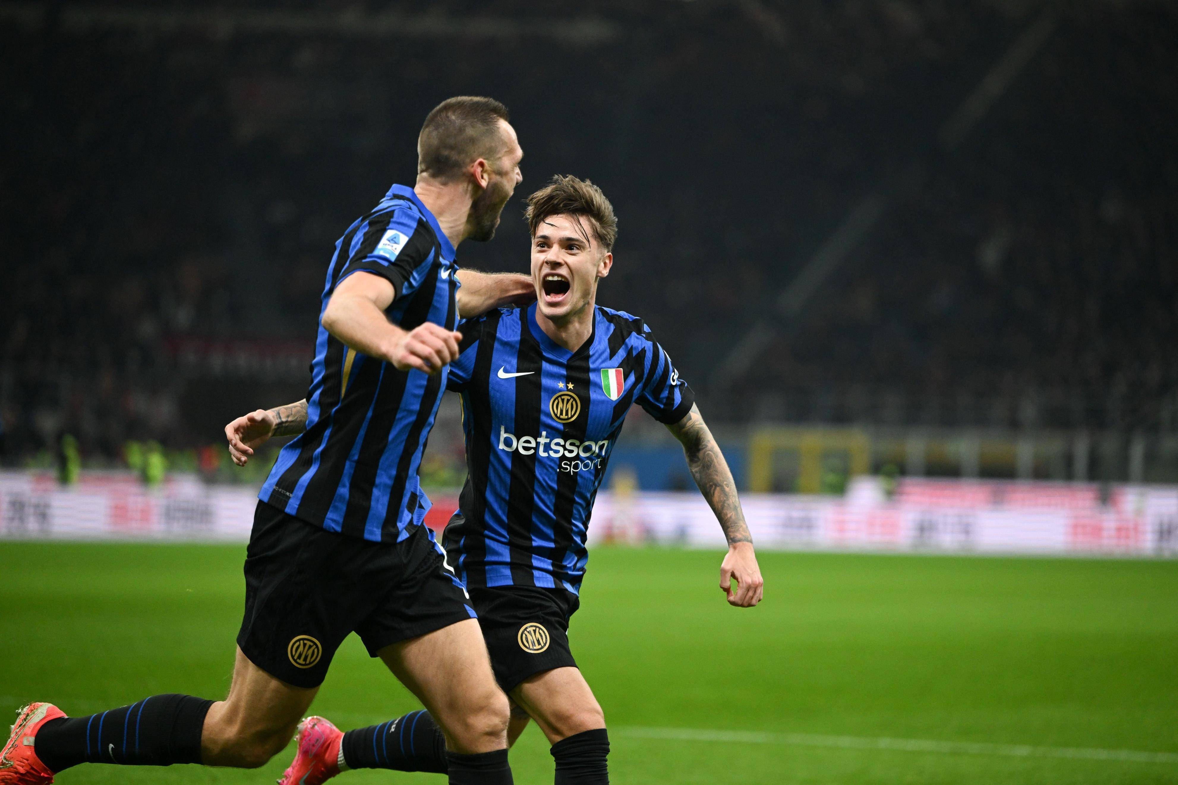 那不勒斯客场遭遇AC米兰,迎战劲旅的简单介绍 那不勒斯客场遭遇AC米兰,迎战劲旅的简单介绍