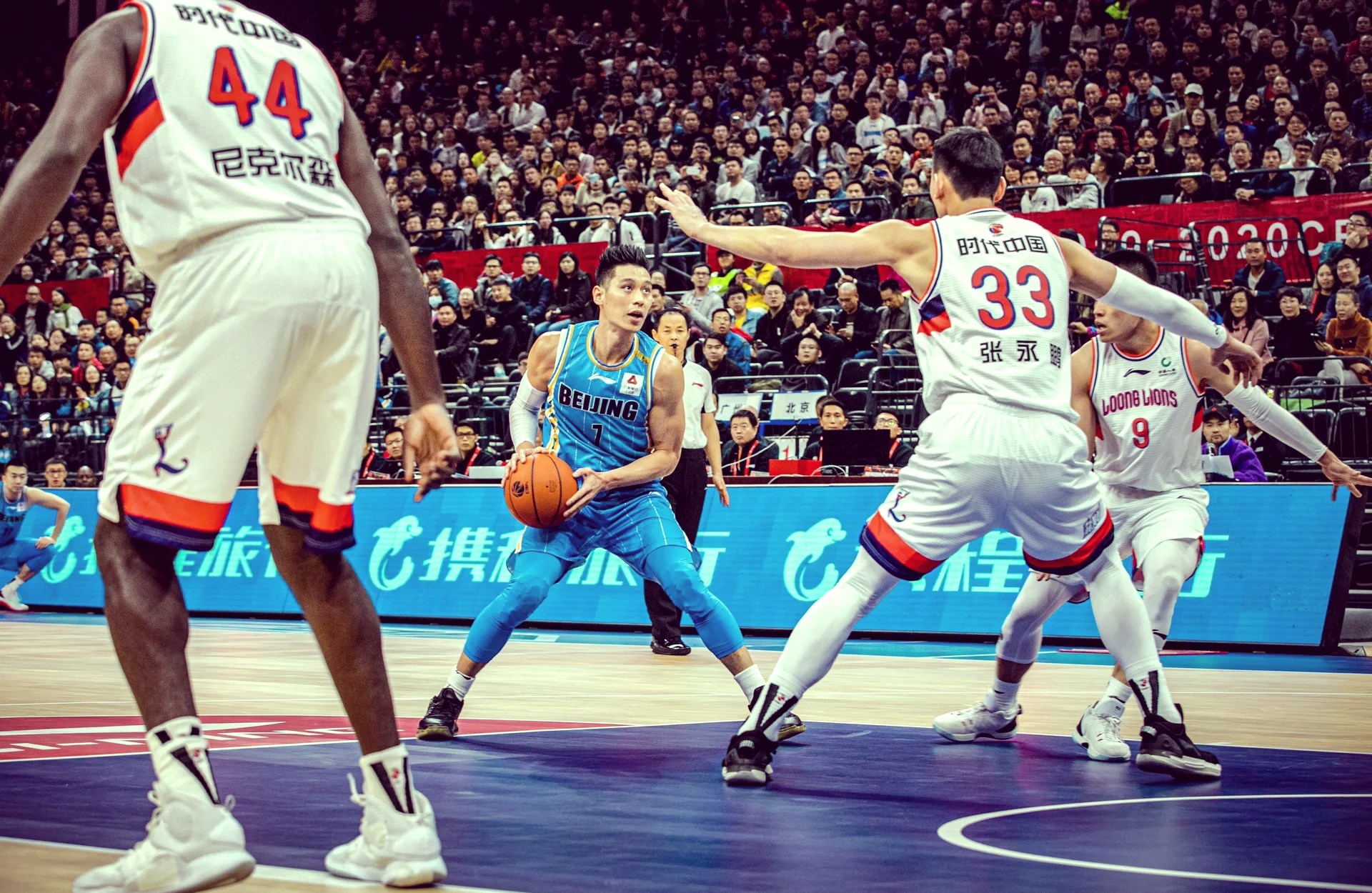 职业篮球比赛场面上的精彩瞬间 职业篮球比赛场面上的精彩瞬间