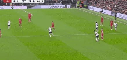 罗马客场逆转佛罗伦萨,取得三分 罗马客场逆转佛罗伦萨,取得三分