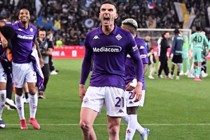 罗马客场逆转佛罗伦萨,取得三分 罗马客场逆转佛罗伦萨,取得三分