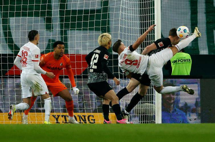 弗赖堡在比赛中表现抢眼,取得了胜利 弗赖堡在比赛中表现抢眼,取得了胜利