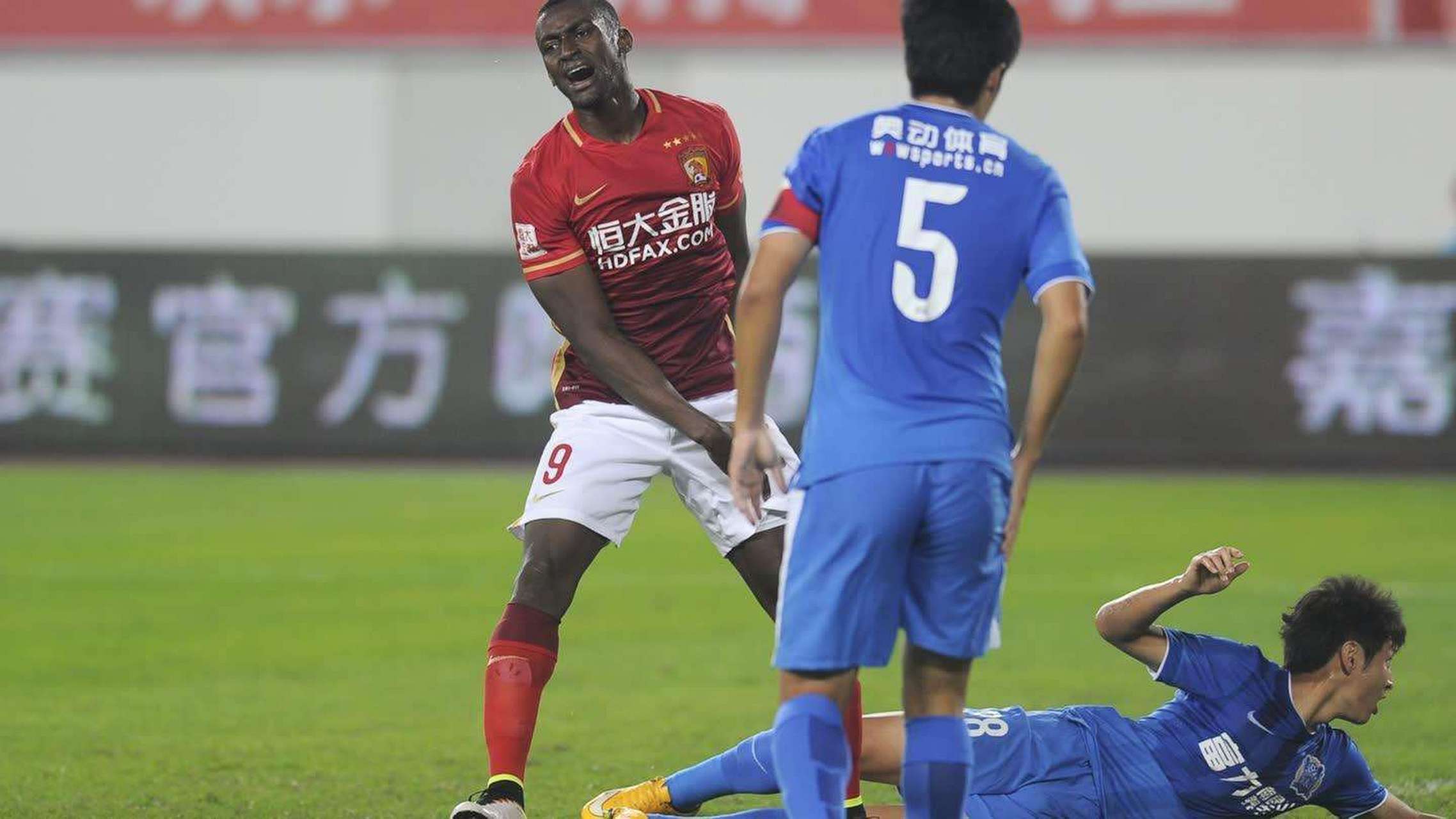 富力门将表现出色,帮助球队逼平恒大的简单介绍 富力门将表现出色,帮助球队逼平恒大的简单介绍