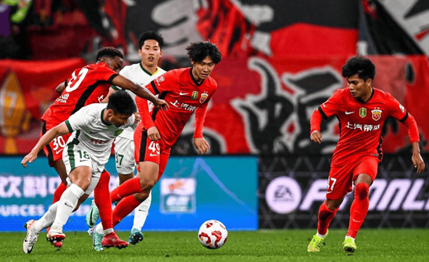 包含里昂遭遇劲敌连败，争冠形势艰难的词条