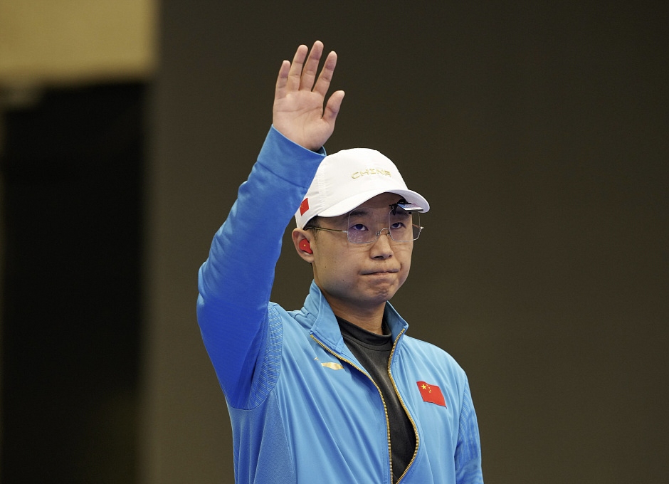 关于超越自我：苏格兰游泳选手勇夺金牌的信息