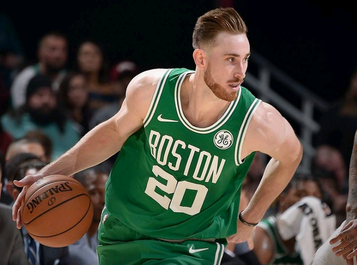 关于步行者翻盘独行侠，拉文完成帽子戏法的信息