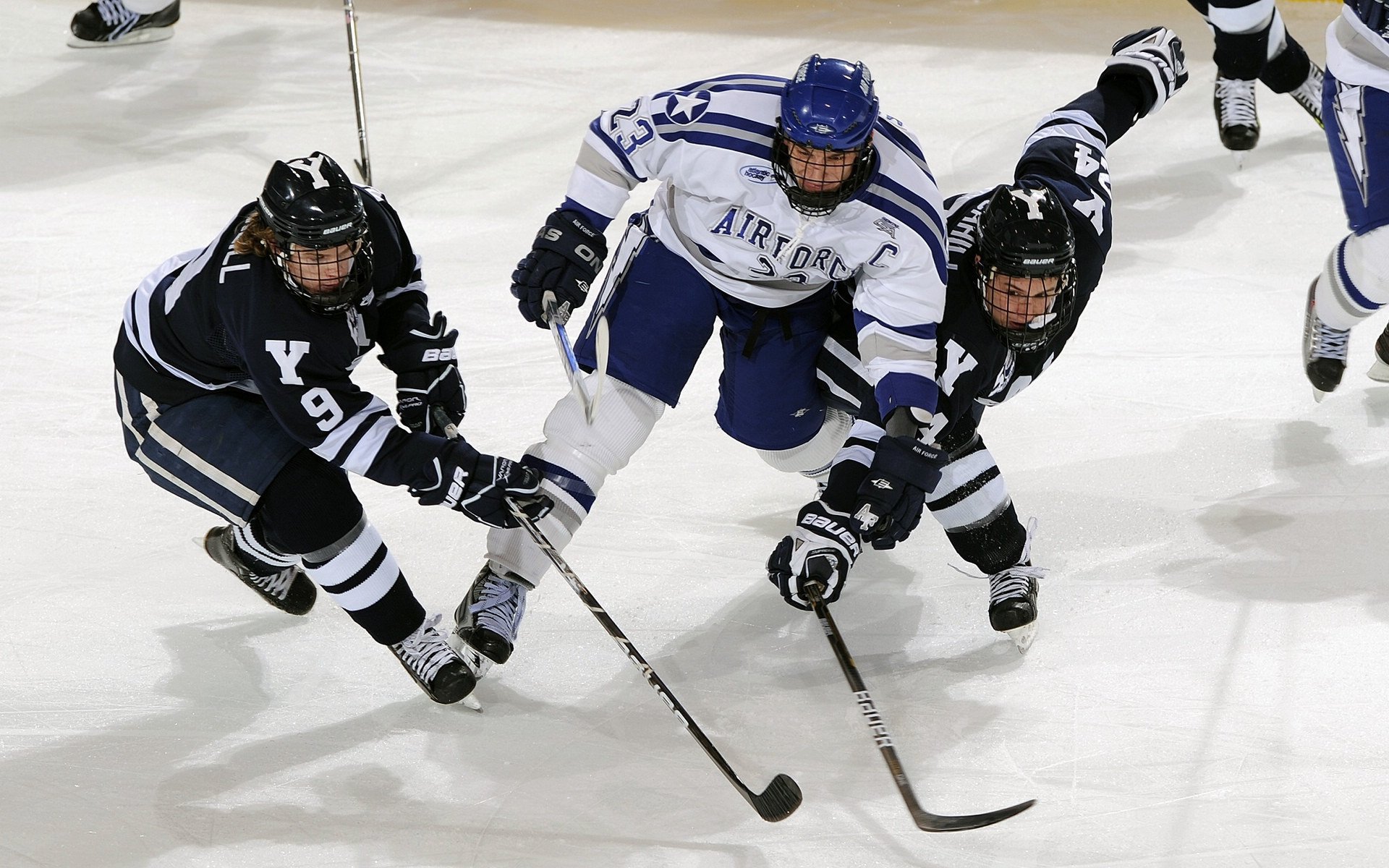 东决关键战焦点战，火箭决胜局带走上海队